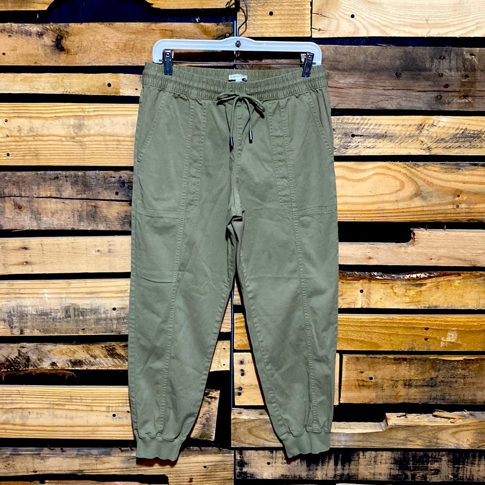 Garnet Hill Salt-Washed Chino‎ Joggers, Khaki Green
- Size Small Style 49894